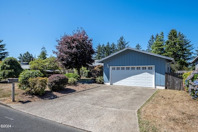 551 NE 20th Place, Newport, OR 97365 - photo 2