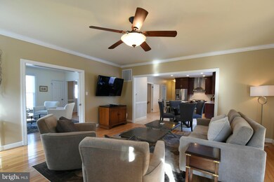 4874 Oakcrest Dr, Fairfax, VA 22030 - photo 5