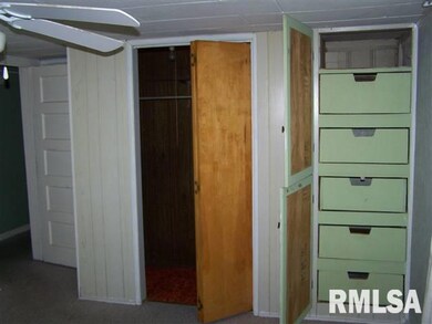 930 Pulaski St, Lincoln, IL 62656 - photo 4