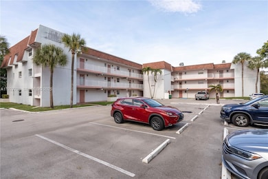 8002 Lagos de Campo Blvd unit 201, Tamarac, FL 33321 - photo 2