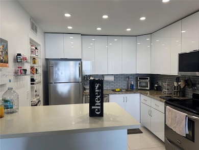 Quadomain Valencia Tower unit 2802, Hollywood, FL 33019 - photo 7