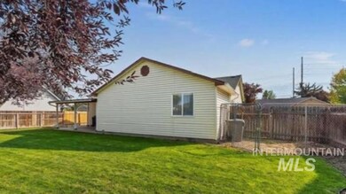806 W Oakmont Ave, Nampa, ID 83686 - photo 3