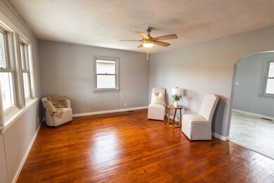 844 W Frank St, Mitchell, IN 47446 - photo 4