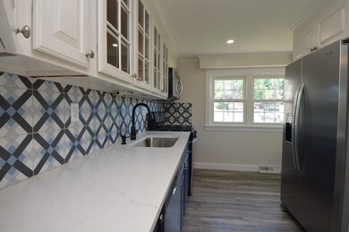 13 Hemlock Cir, Millis, MA 02054 - photo 5