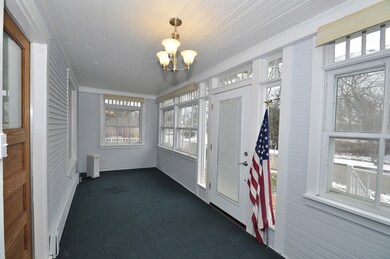 314 W Ridgeland Ave, Waukegan, IL 60085 - photo 3