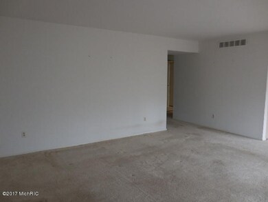 232 Falkirk Ct unit C, Kalamazoo, MI 49006 - photo 4