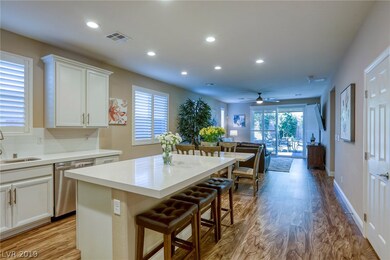 Gourmet Kitchen- Quartz counter tops, huge kitchen