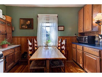 Kitchen. Eating area
