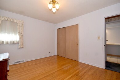 2157 Webster Ln, Des Plaines, IL 60018 - photo 3
