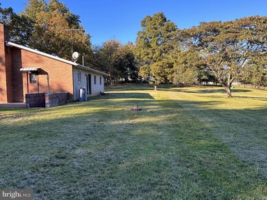 634 Pious Ridge Rd, Berkeley Springs, WV 25411 - photo 3