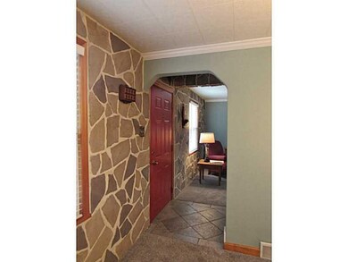 Entry/Foyer.