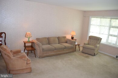 117 Louise Dr, Morrisville, PA 19067 - photo 5