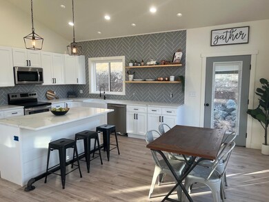 857 NW Bridge St, John Day, OR 97845 - photo 2