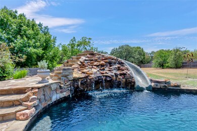 8040 Green Valley Dr, North Richland Hills, TX 76182 - photo 4