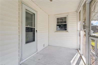 7526 Yorktown Dr, Norfolk, VA 23505 - photo 2