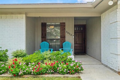 3013 Panhandle Dr, Grapevine, TX 76051 - photo 2