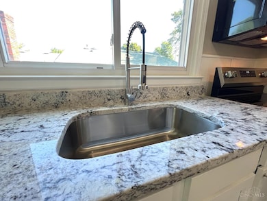 365 Sunset Dr, South Lebanon, OH 45065 - photo 7