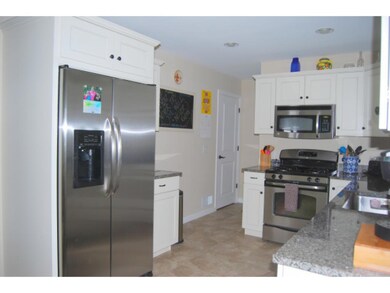 213 Fox Run unit 213, Colchester, VT 05446 - photo 3