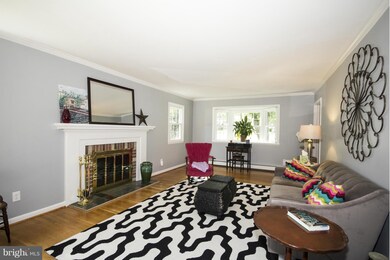 4609 Roundhill Rd, Ellicott City, MD 21043 - photo 7