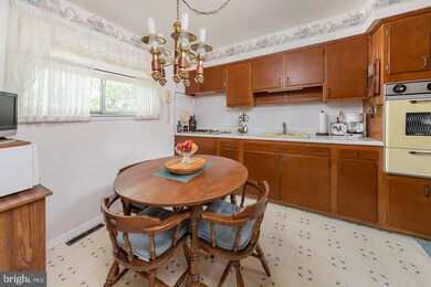 228 Crescent Ave, Gibbstown, NJ 08027 - photo 4