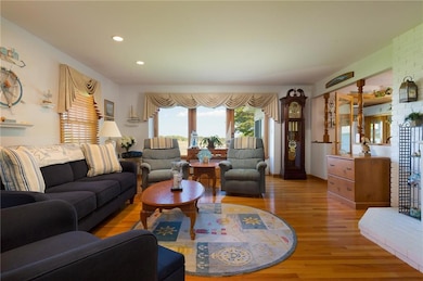 54 Bayview Ave, Ogunquit, ME 03907 - photo 6