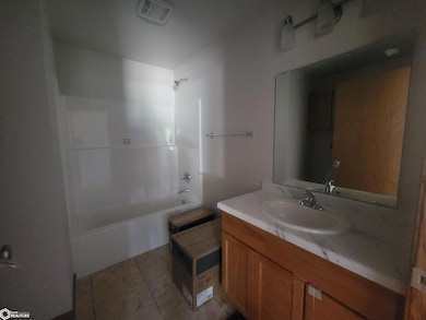 207 E Jefferson St, Mount Ayr, IA 50854 - photo 6