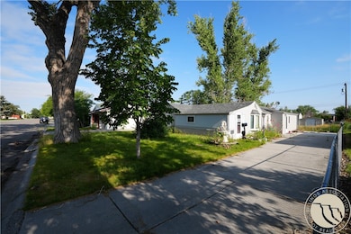 821 1st St W, Hardin, MT 59034 - photo 2