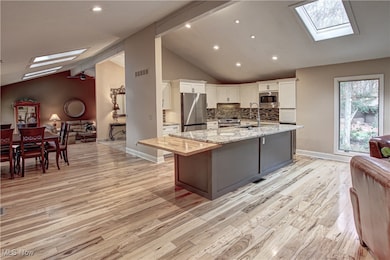 711 Cross Creek Oval, Aurora, OH 44202 - photo 5