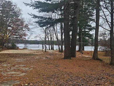 55 Beachview Rd, Lunenburg, MA 01462 - photo 2