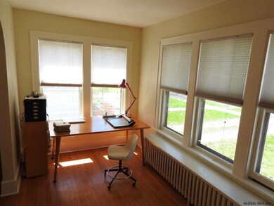 35 Holmes Ct, Albany, NY 12209 - photo 6