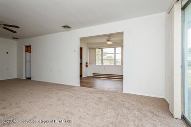 07_129WhittierRd_10003_LivingRoom_LowRes