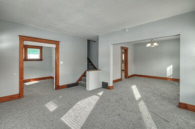 mls 1808 4 Ave 07