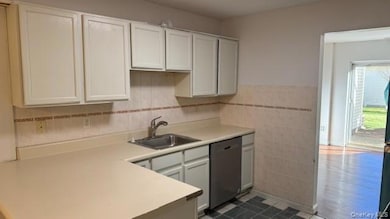 41 Woodlake Dr unit 41, Middletown, NY 10940 - photo 5