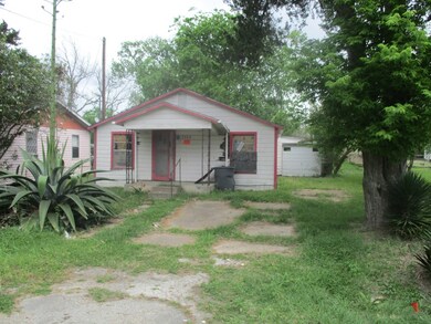3303 Nolan Ave, Bay City, TX 77414 - photo 4
