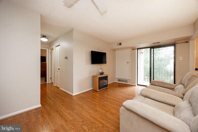 3015 Valley Dr unit 3015, West Chester, PA 19382 - photo 5