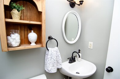 208 William St, Vincennes, IN 47591 - photo 2