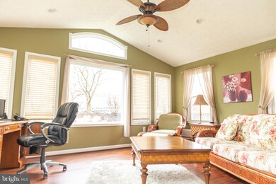 401 Applegate Ct, Linthicum Heights, MD 21090 - photo 4