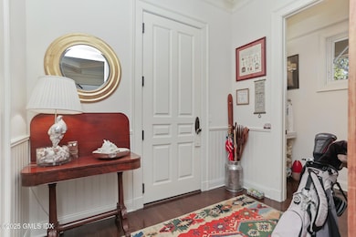13-web-or-mls-523-e-putnam-ave