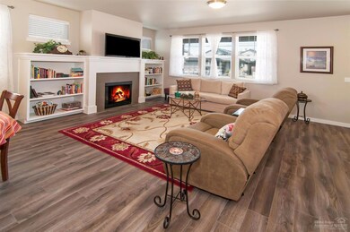 20791 SE Hollis Ln, Bend, OR 97702 - photo 3