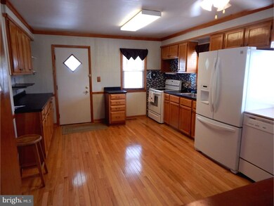 384 Walnut Ave, Gloucester City, NJ 08030 - photo 4