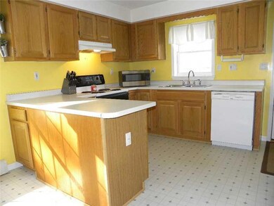 27 Douglas St, Lisbon Falls, ME 04252 - photo 2