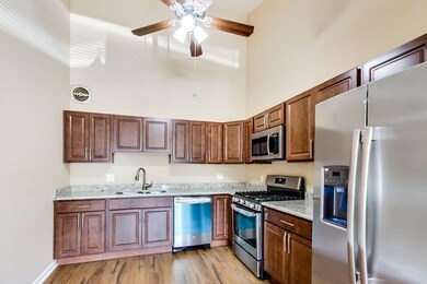 Fully updated -New Appliances-Hardwood Floor!!