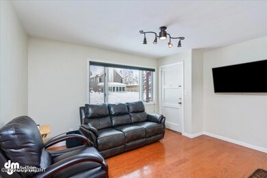06-Living Room_MAX1865