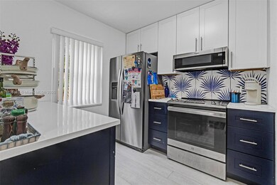 1105 Lake Shore Dr unit 202, West Palm Beach, FL 33403 - photo 5