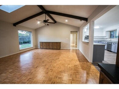 1402 Shady Creek Dr, Euless, TX 76040 - photo 6