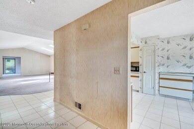 26 Hansom Ln, Marlboro, NJ 07746 - photo 5