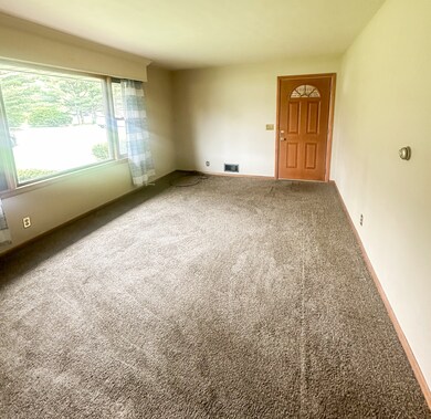 607 S Rangeline Rd, Anderson, IN 46012 - photo 2