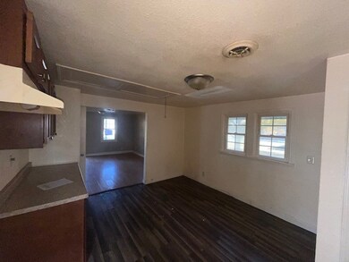 2025 E Pythian Ave, Decatur, IL 62526 - photo 6