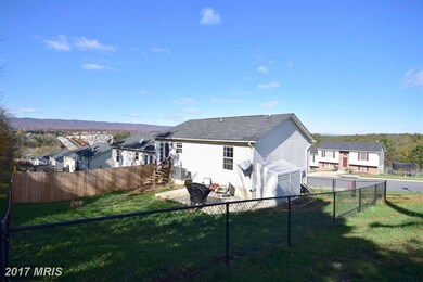 572 Stonewall St, Strasburg, VA 22657 - photo 3