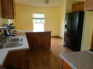 361 Rowe St, Conneaut, OH 44030 - photo 7